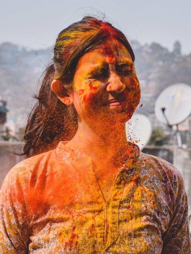 Tips To Protect Your Eyes During Holi